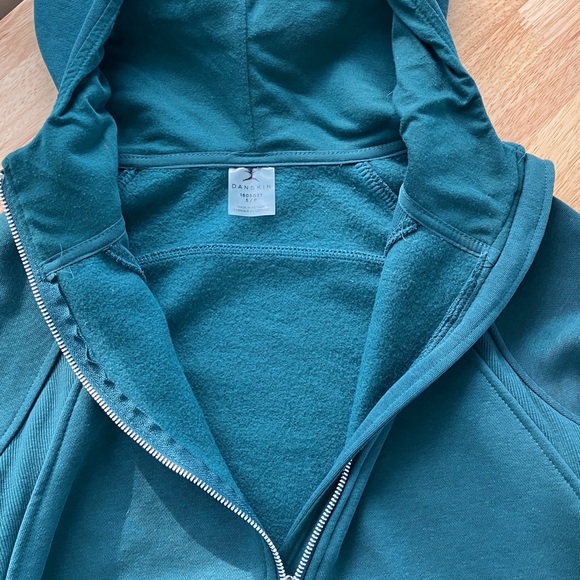 FOREST GREEN DANSKIN CROPPED HOODY
SIZE SMALL - Picture 9 of 10